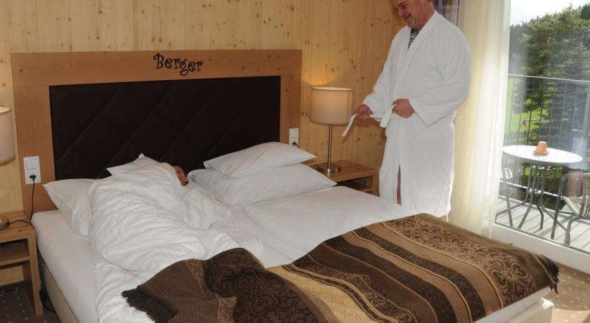 Familienhotel Berger Sankt Jakob im Walde Rum bild